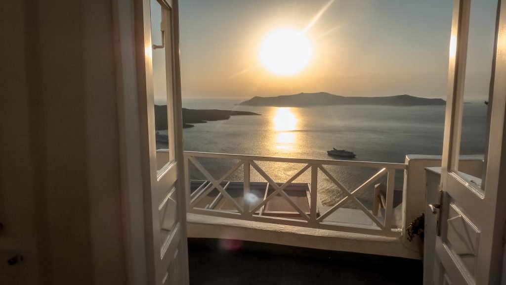 Santorini, Greece: Everything I Loved And What You Should Know Before You Go