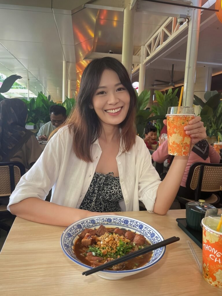 I Finally Had Lunch at Thong Bowl And Here’s What I Think