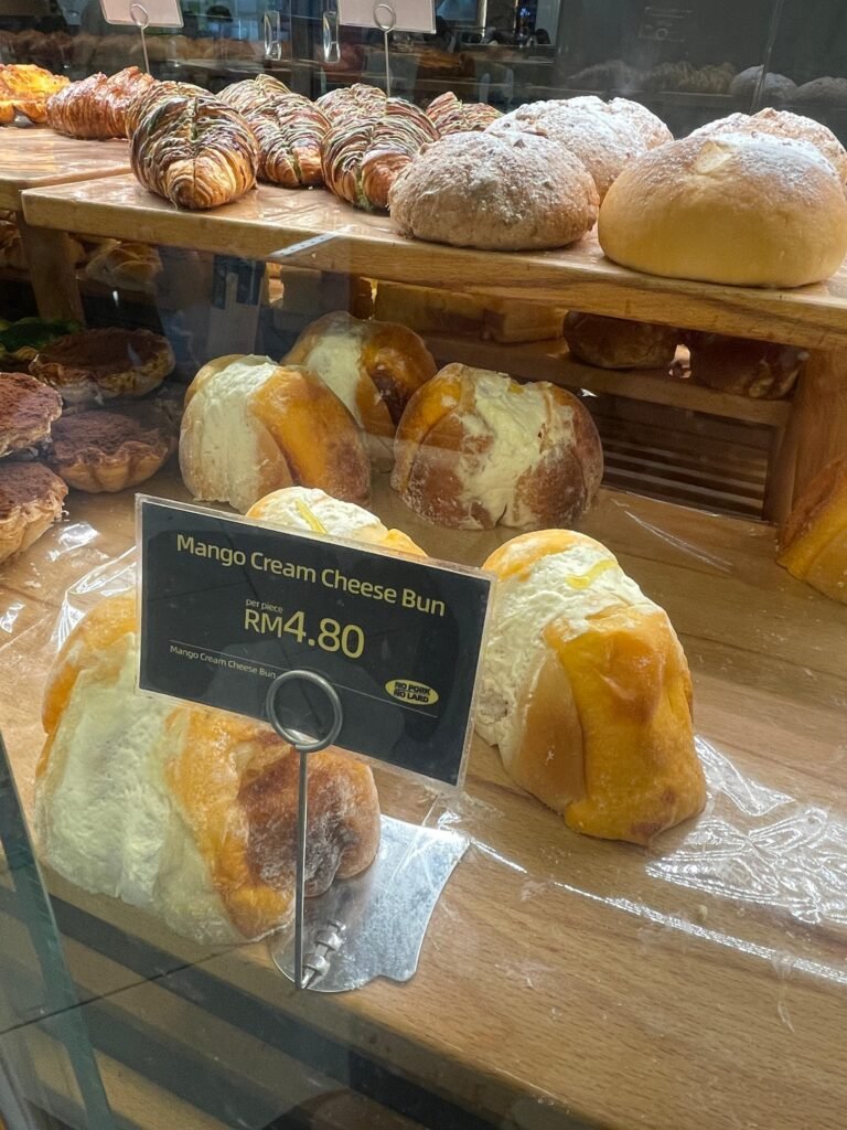 DImsusu mango cream cheese bun